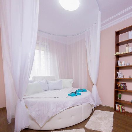 Apartment On Nezalezhnosti 44 Минск Екстериор снимка